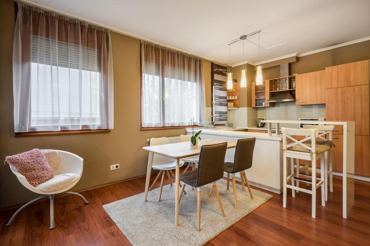 Apartment Downtown Karpat 9 Budapest Eksteriør billede